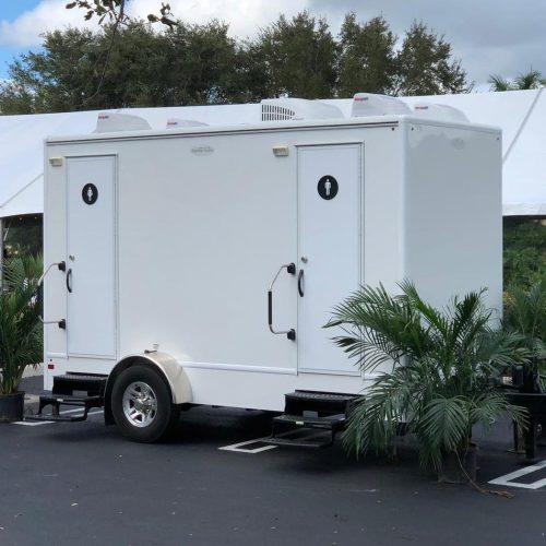 4 Stations Luxury Portable Restroom